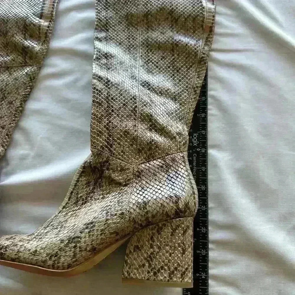 Louise et Cie Winslow Leather Boot, 8M - Picture 4 of 6